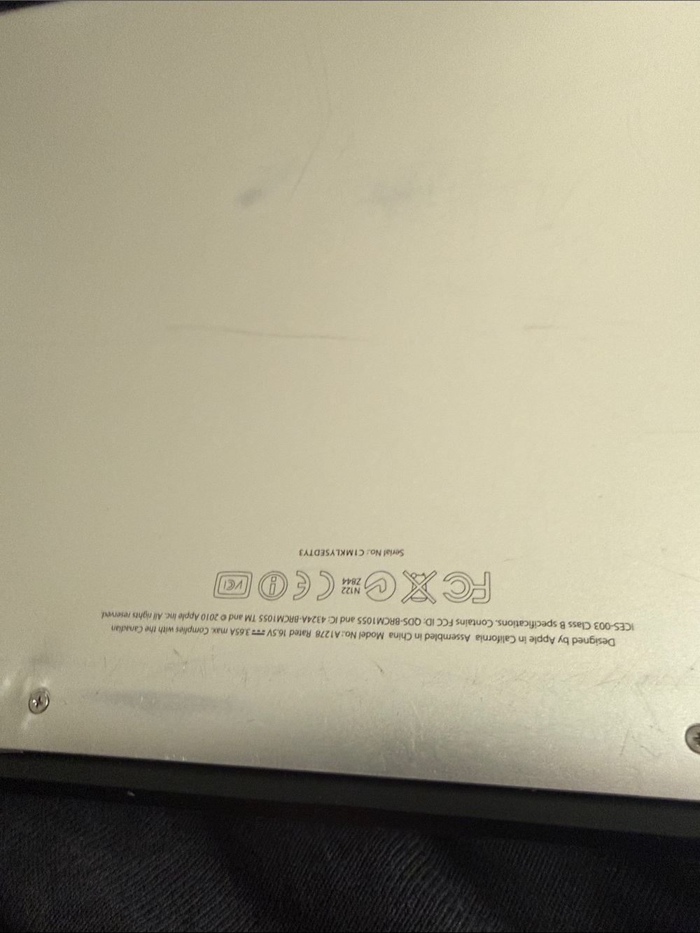 Apple MacBook Pro Silver with Black Keyboard and Blue Display - Picture 5 of 8